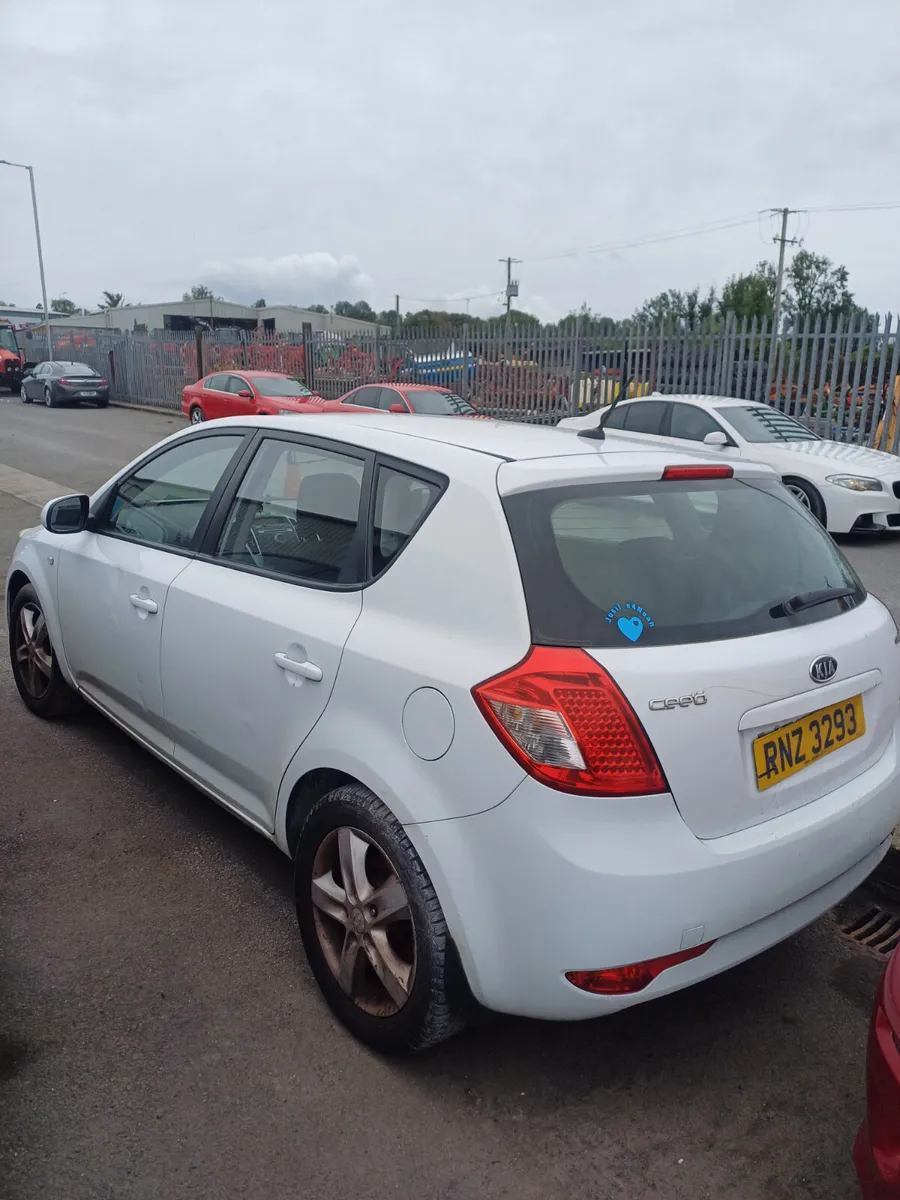 2012 KIA CEED 2 1.6 diesel breaking - Image 4