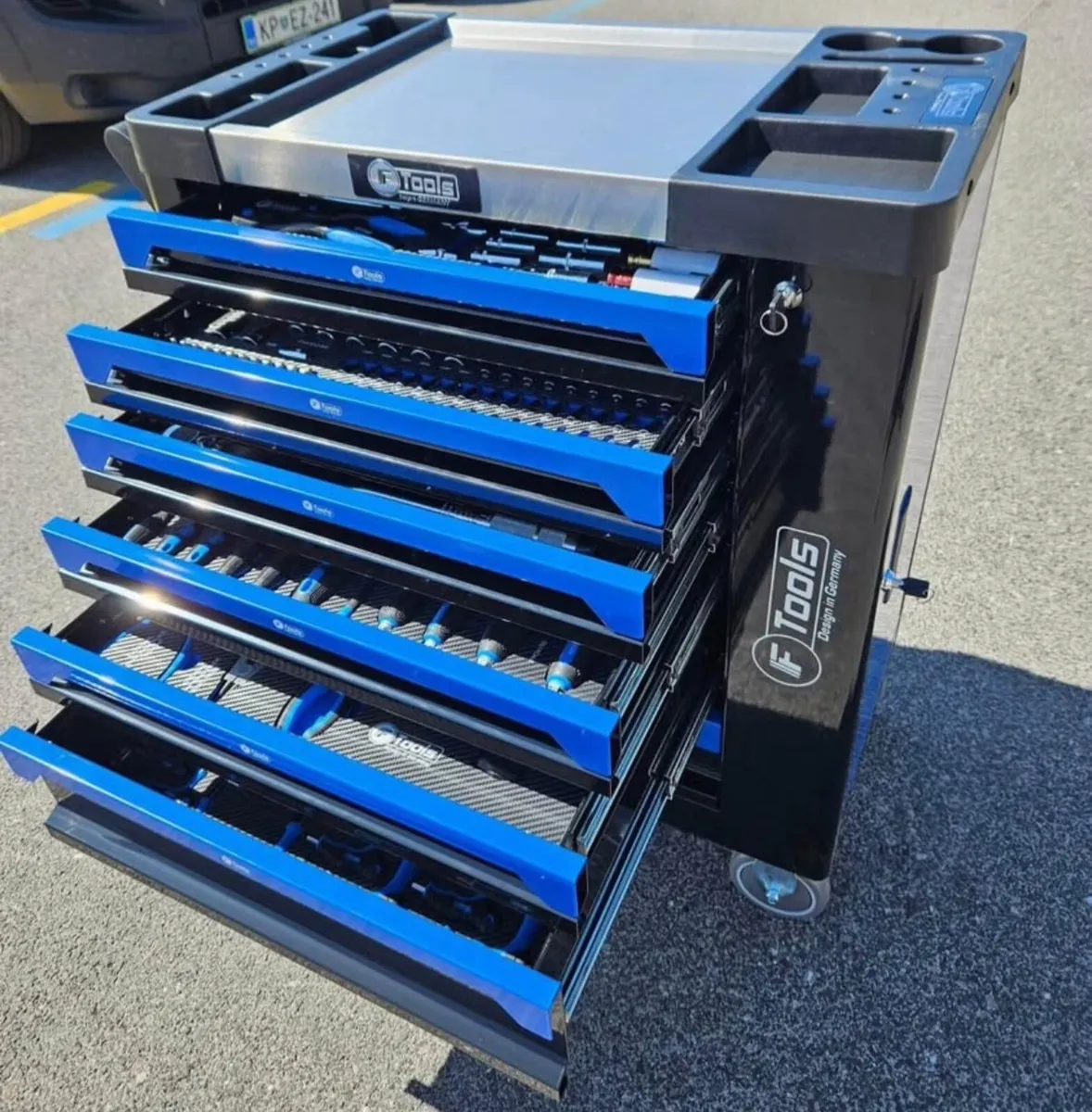 Brand new heavy duty industrial use tool cabinet - Image 1