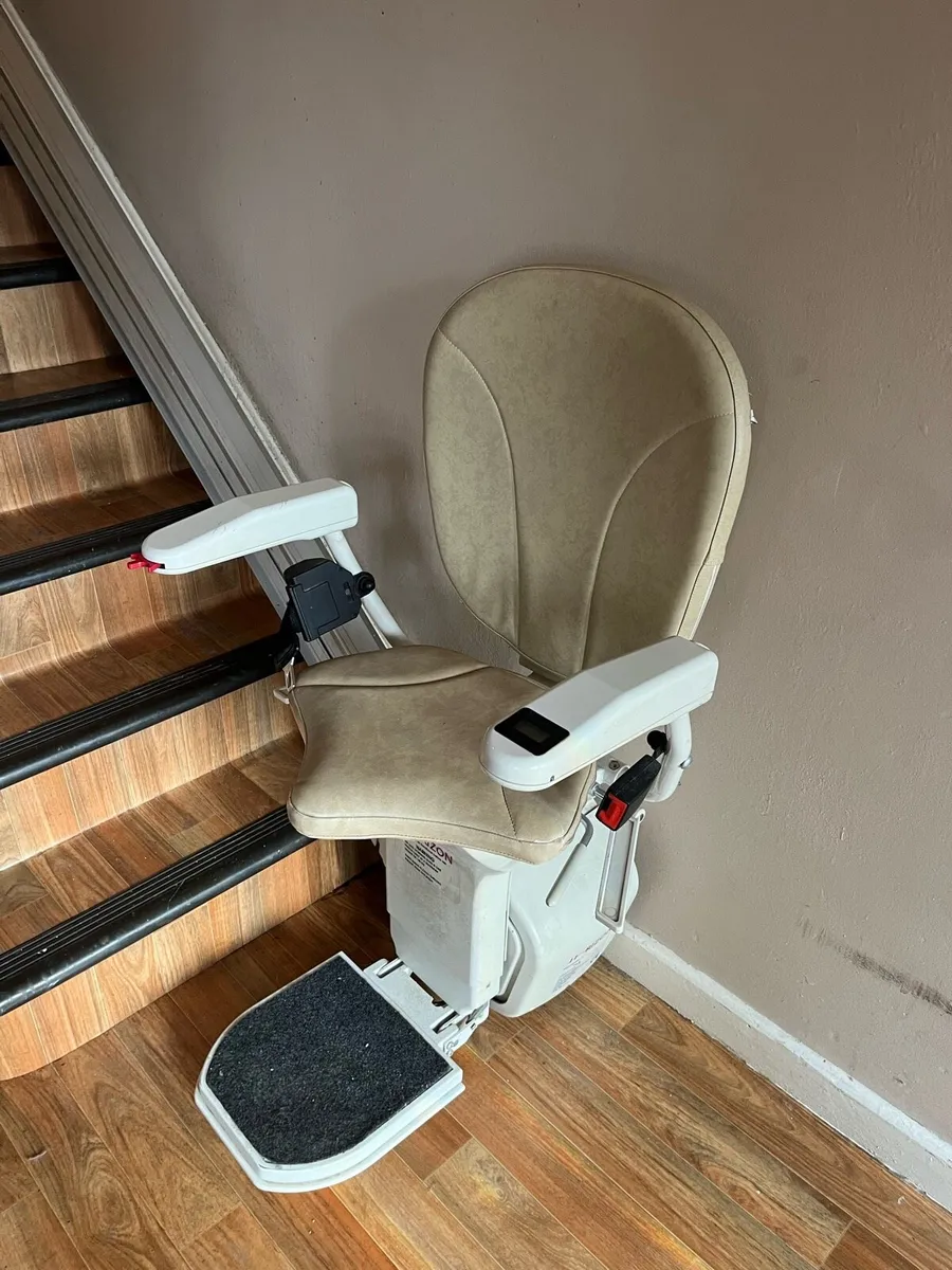 ELECTRIC CHAIR STAIR LIFT - Image 1