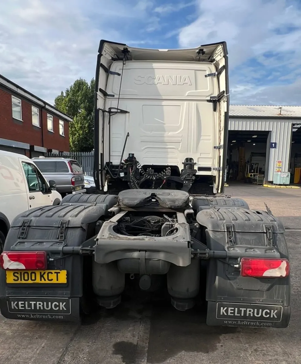 Volvo & Scania Tractor units - Image 2