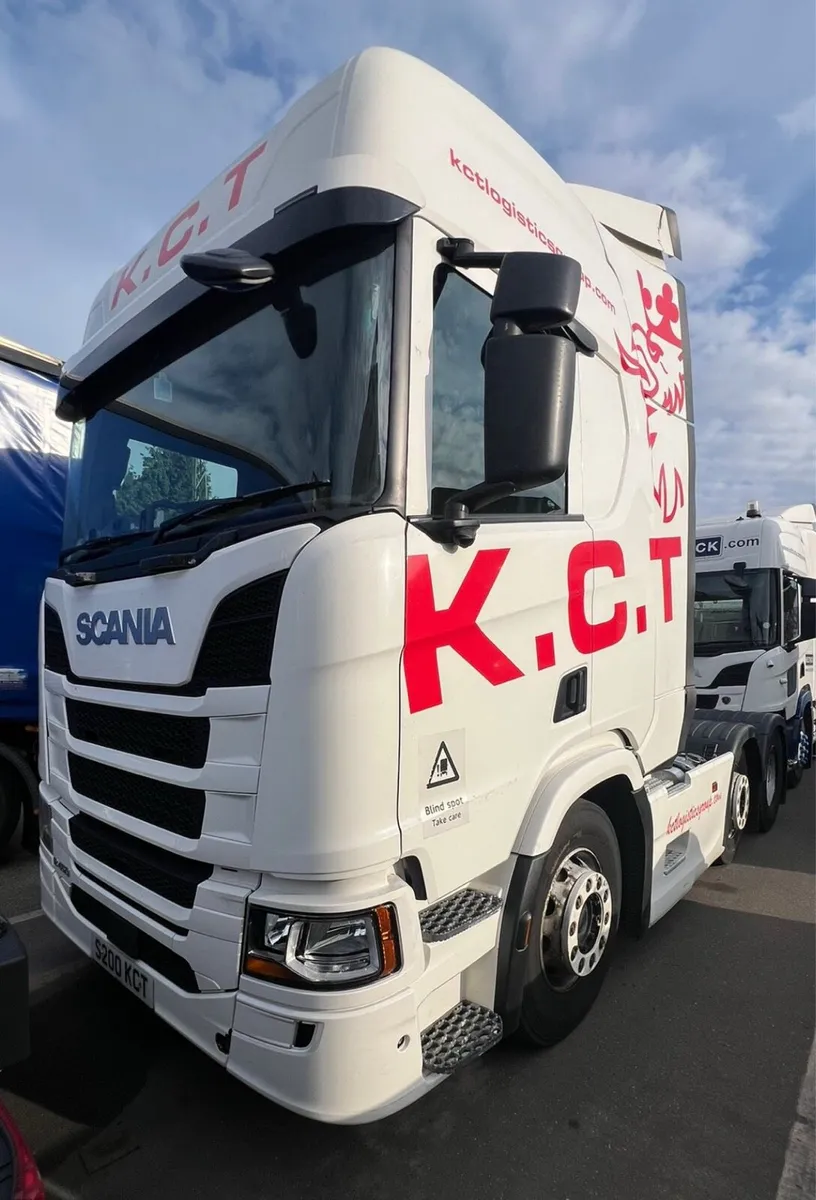 Volvo & Scania Tractor units - Image 4
