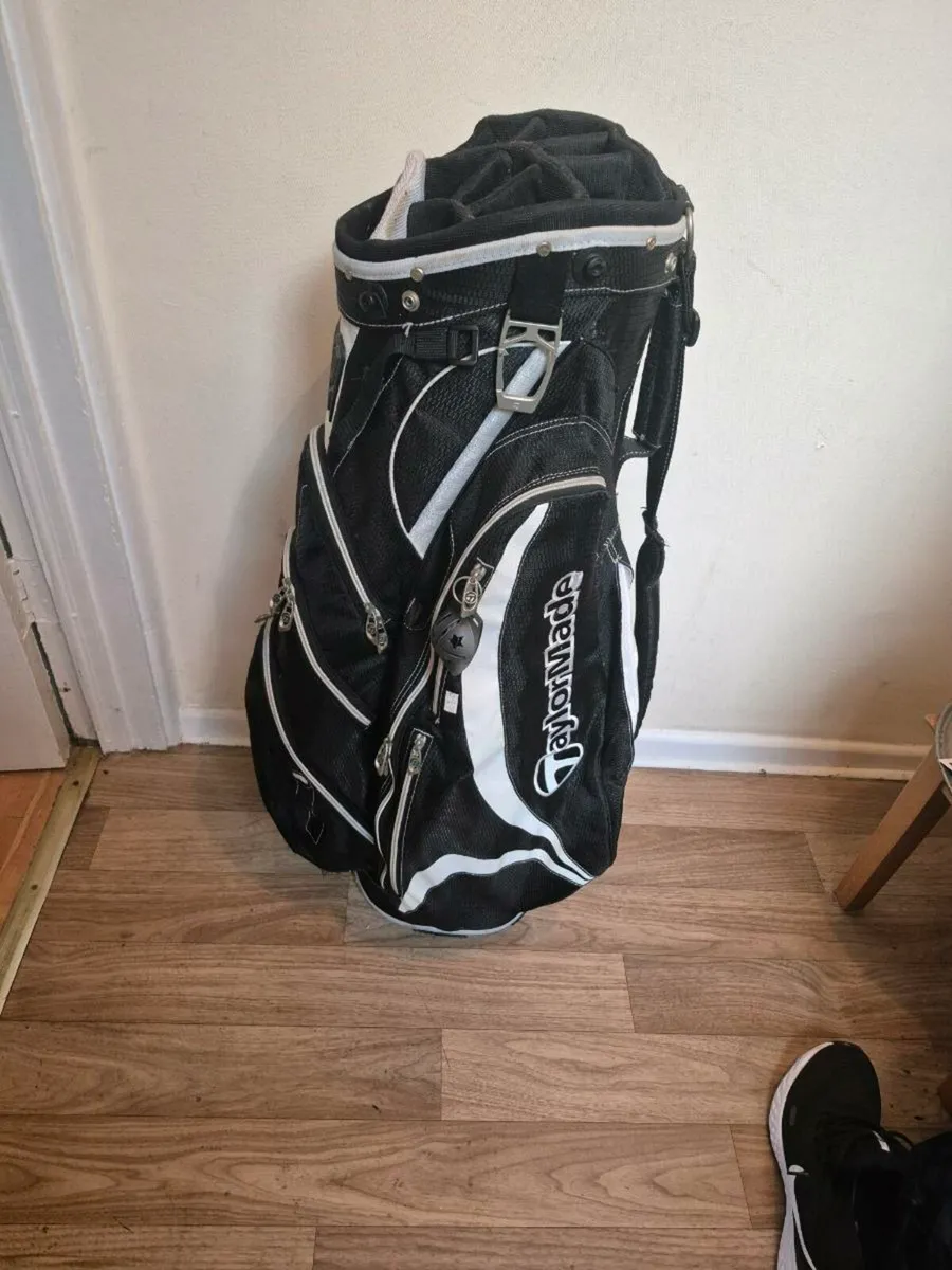 Taylormade golf bag - Image 1