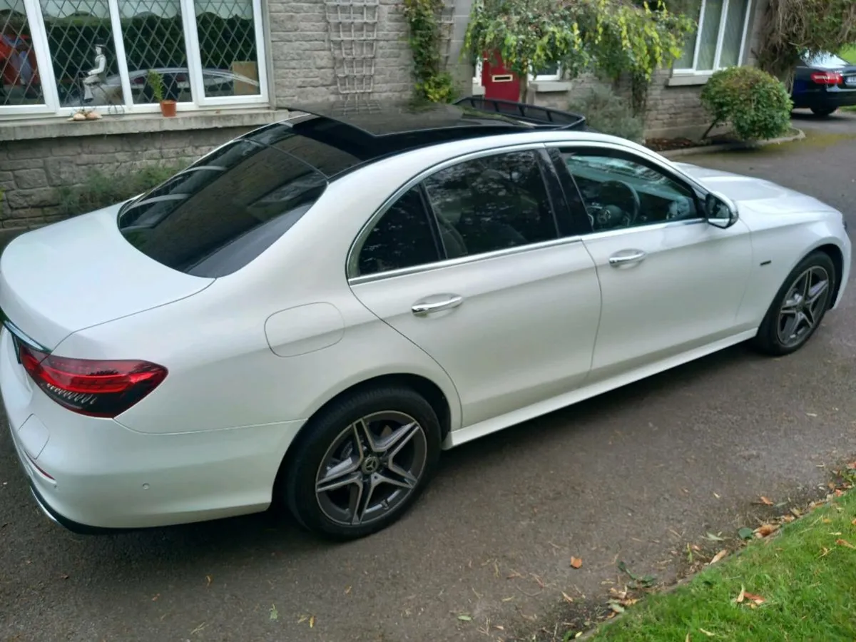 mercedes e300d hybrid 212 pan roof 60kms - Image 2