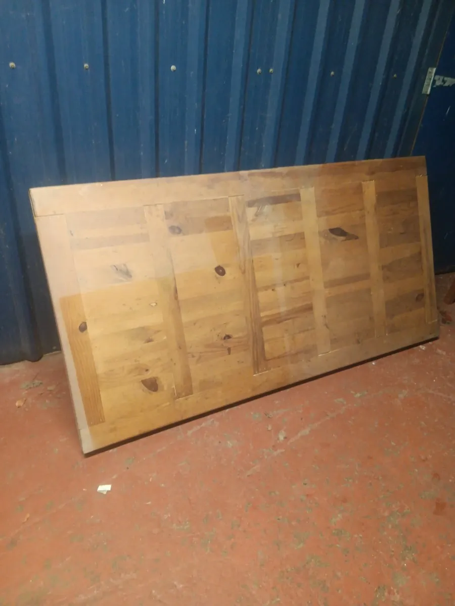 Mexican pine dining table and chairs - Image 3