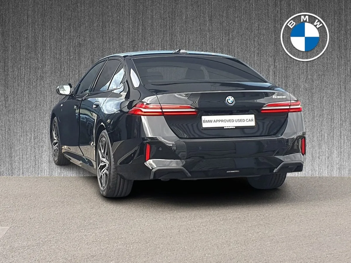 BMW 5 Series 530e M Sport Saloon - Image 3