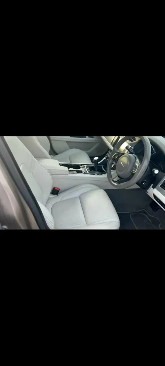 Jaguar XF 2015 *NEEDS NEW ENGINE* - Image 3