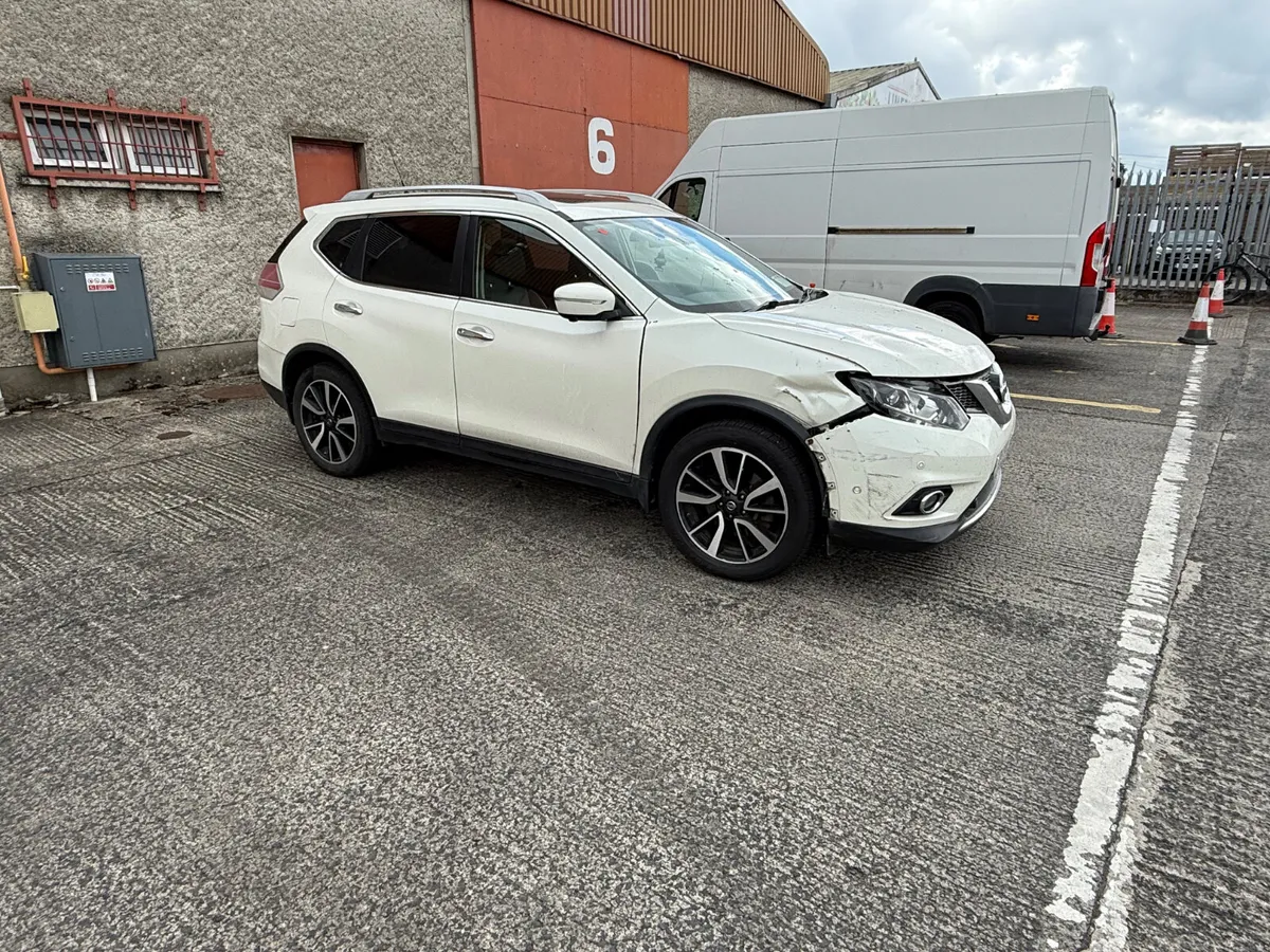 2015 NISSAN X-TRAIL SVE - Image 1
