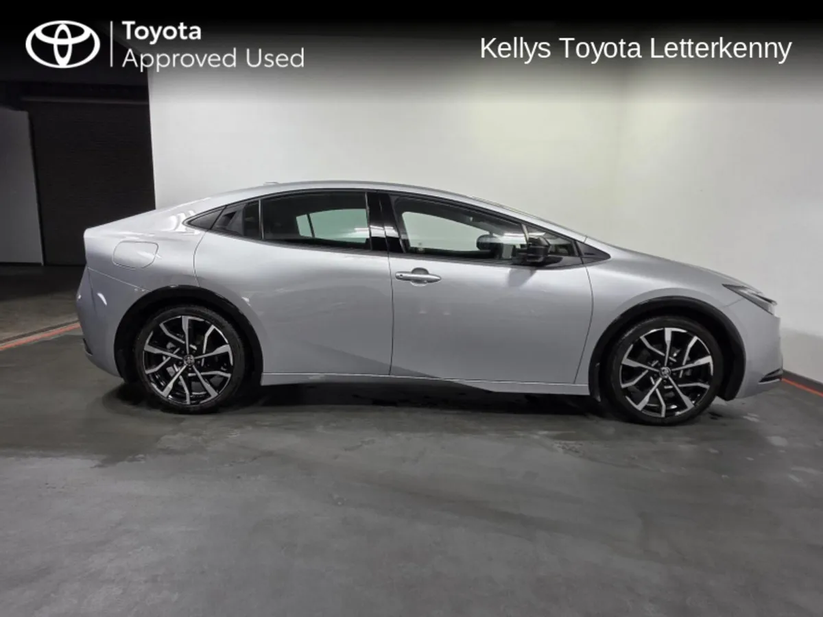 Toyota Prius PRIUS PLUG-IN HYBRID - Image 3
