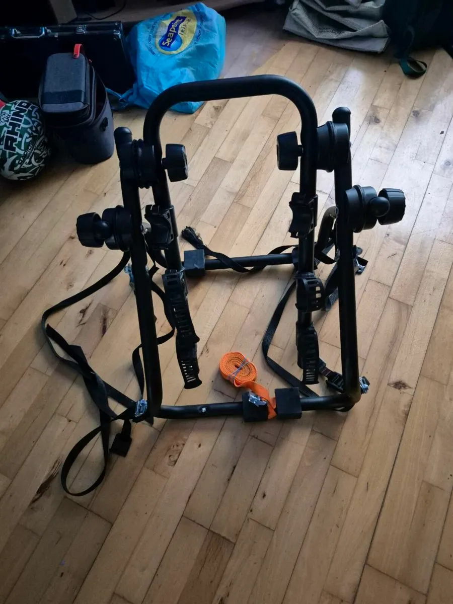 TRIPLE BIKE RACK