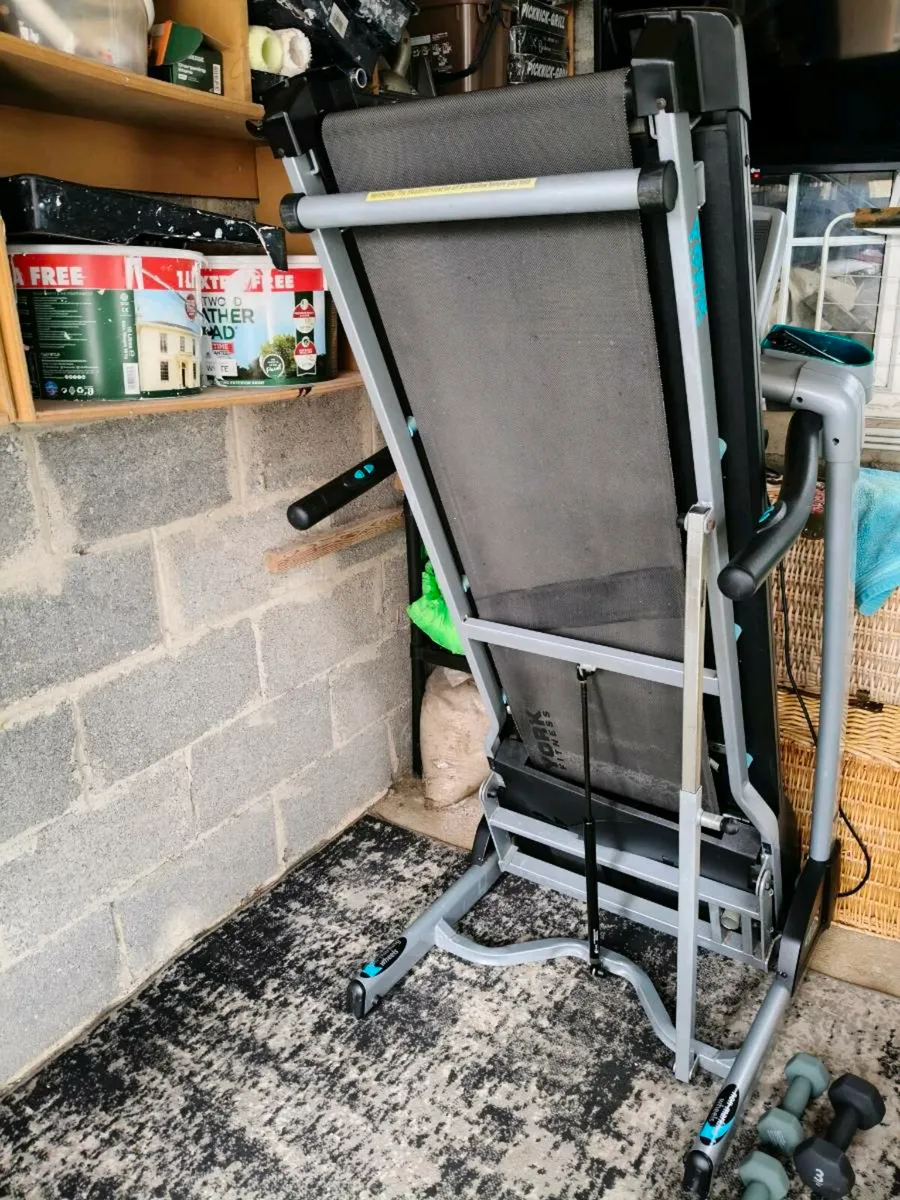 York T201 Treadmill - Image 2
