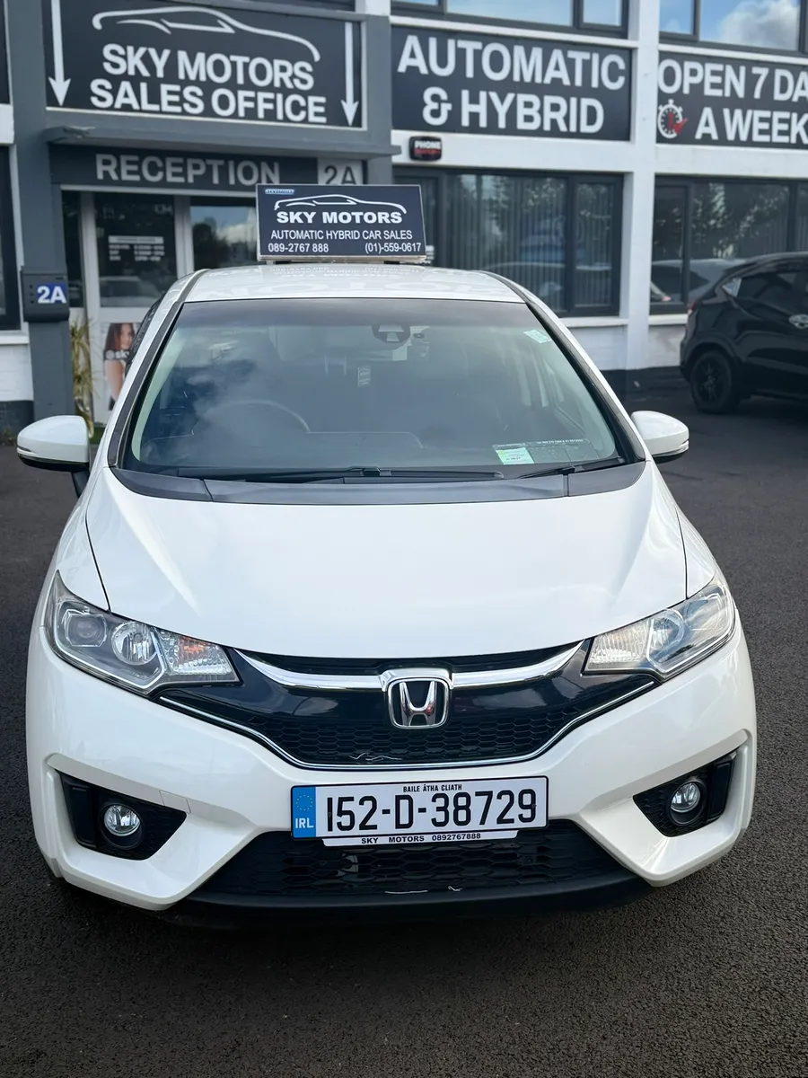 2015 Honda Jazz/Fit 1.5 Hybrid auto Top Specs - Image 2
