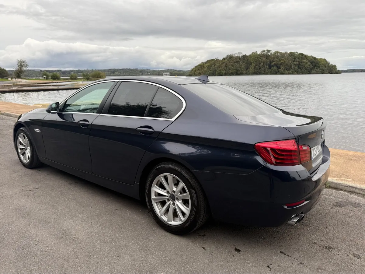BMW 5-Series - Image 4