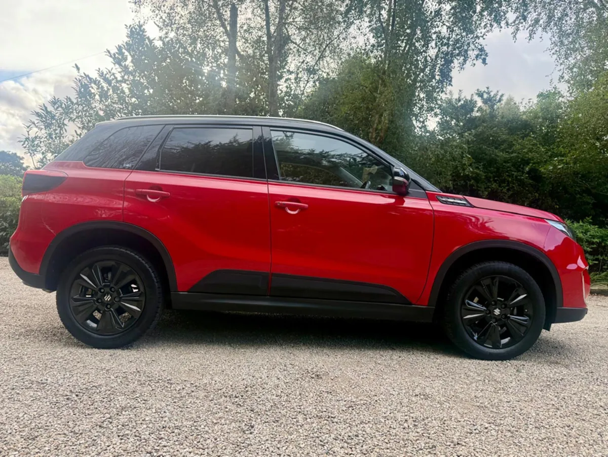 Suzuki Vitara 1.4 BOOSTERJET SZ5 *Panoramic Sunroo - Image 2