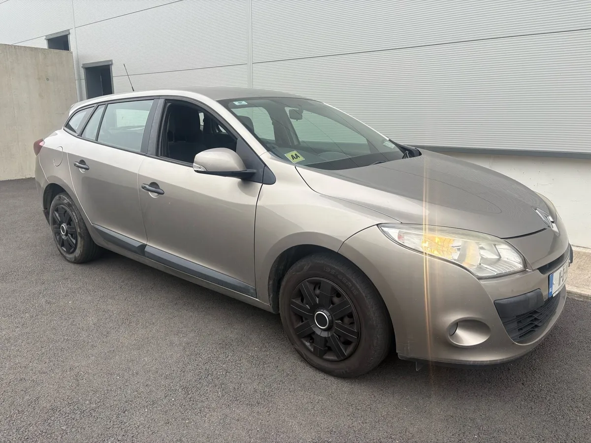 Renault Megane NEW NCT & TAX - Image 2