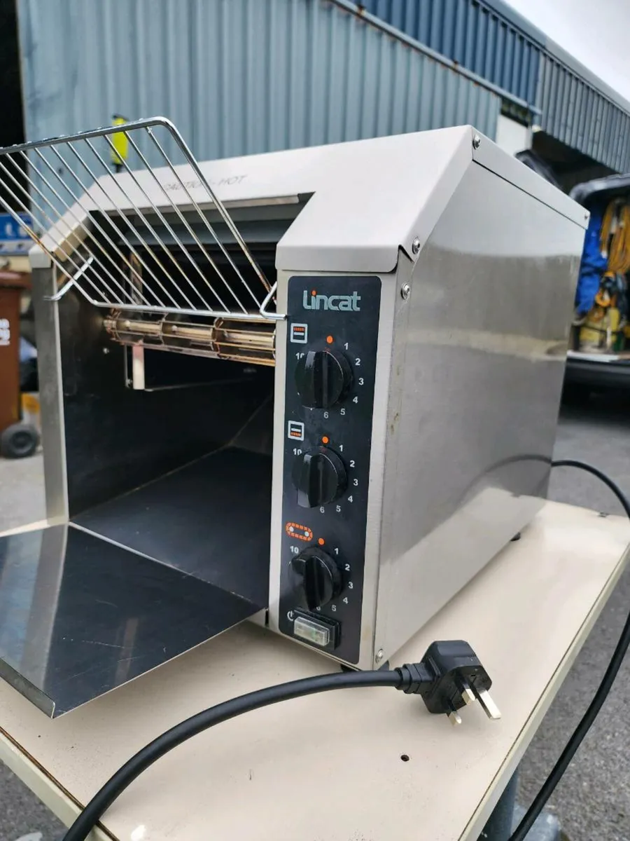 Lincat toaster. - Image 1