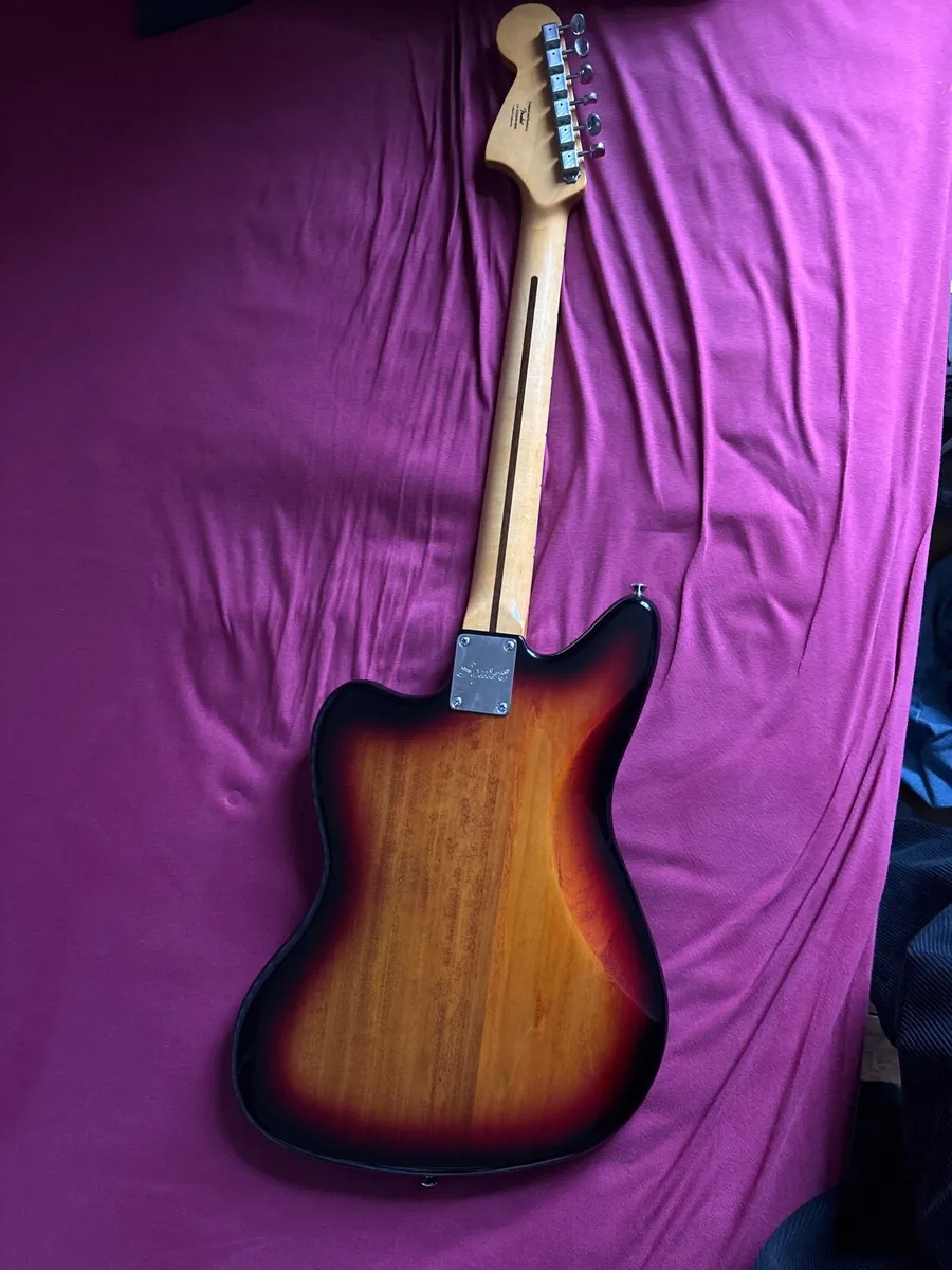 Classic vibe squier jaguar - Image 2