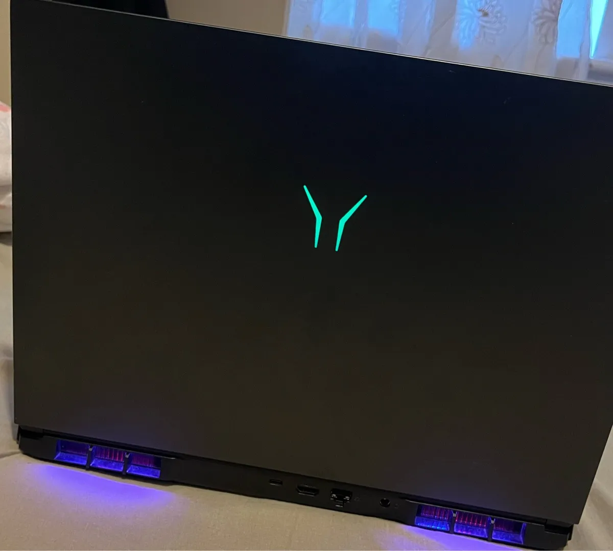 Medion Erazer Major X20 Gaming Laptop - Image 3