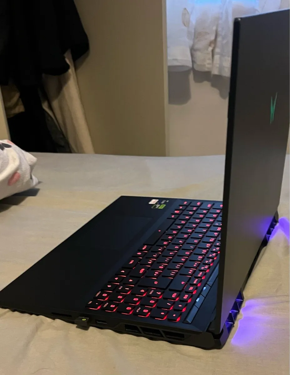 Medion Erazer Major X20 Gaming Laptop - Image 4