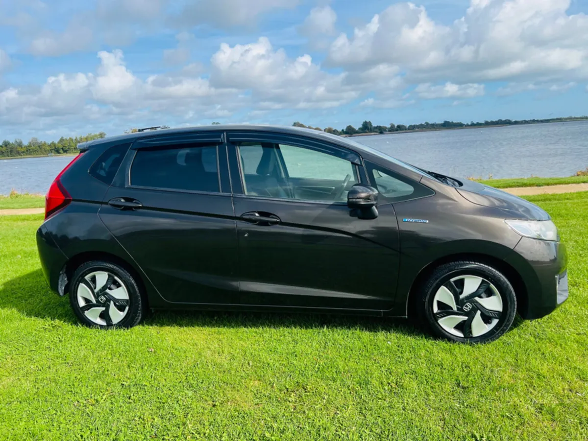 Honda Fit DAA-GP5 - Image 3
