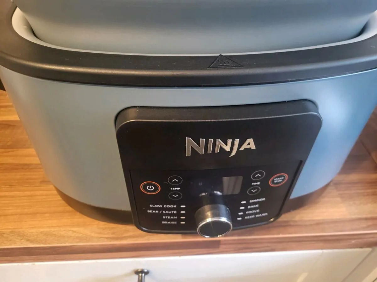 Ninja 8 in 1 slow cooker - Image 1