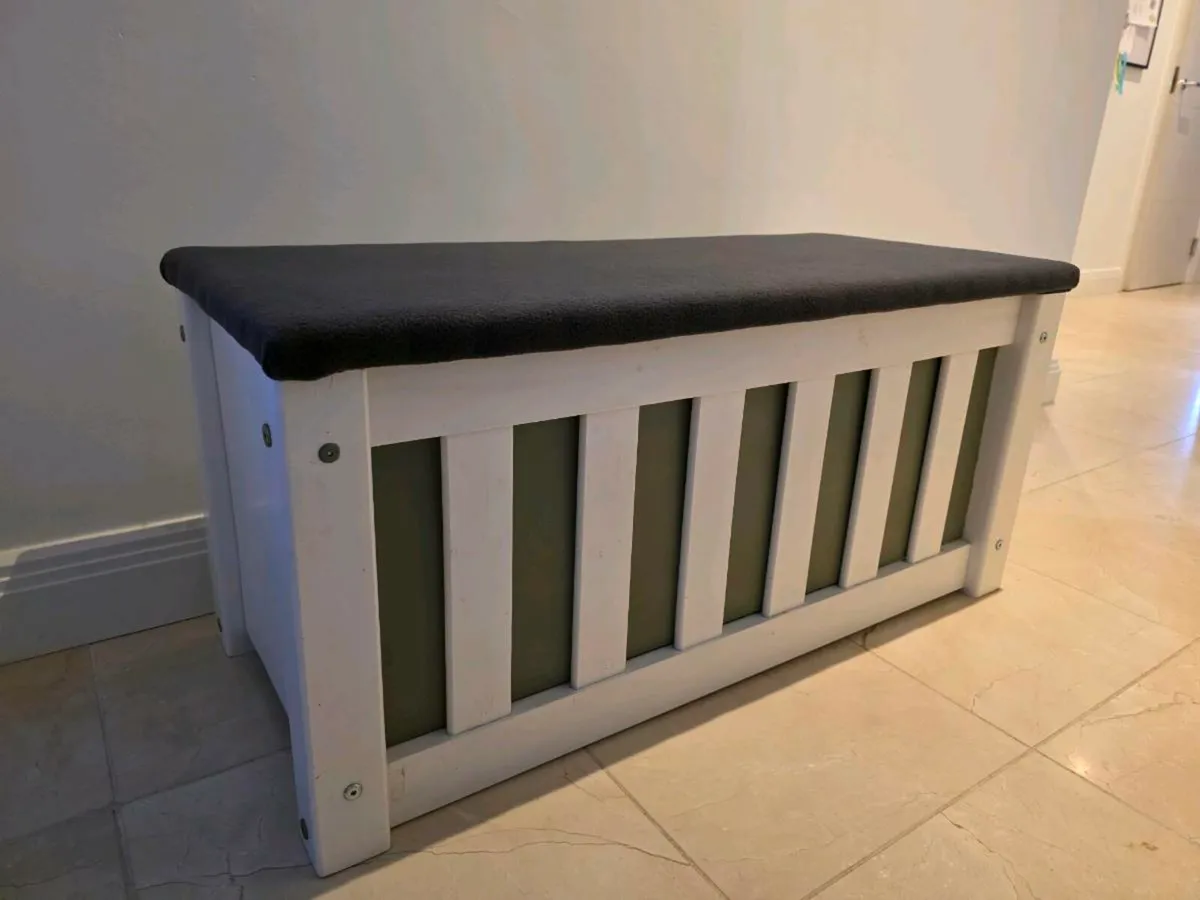 Wooden solid Storage seating bench - Image 1