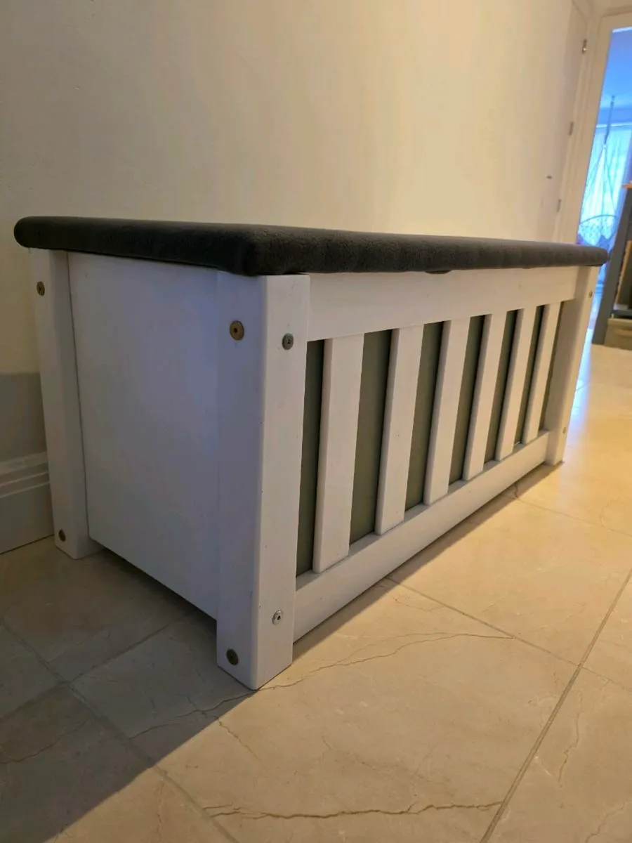 Wooden solid Storage seating bench - Image 3