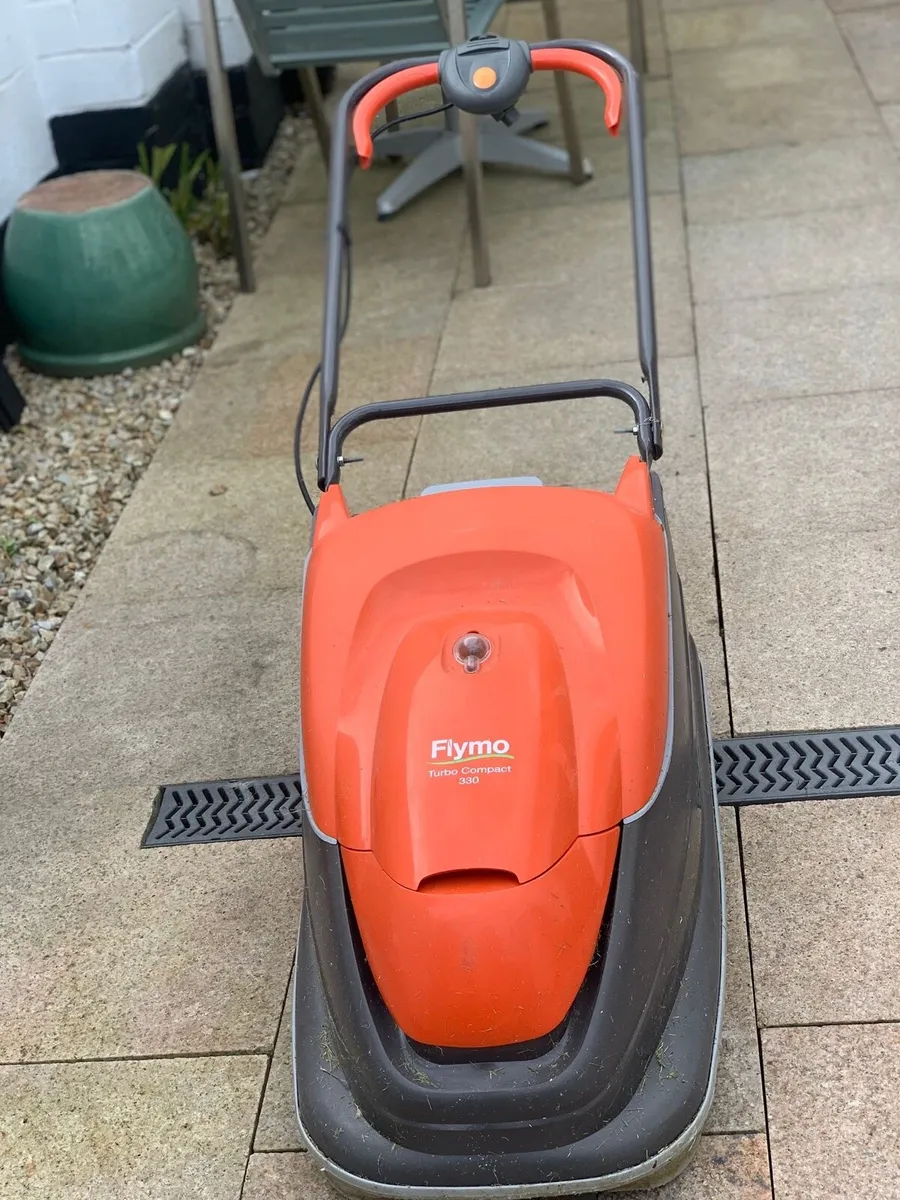 FLYMO COMPACT 330 electric mower - Image 1