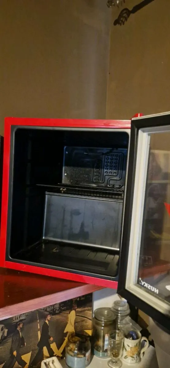 Budweiser mini fridge - Image 3