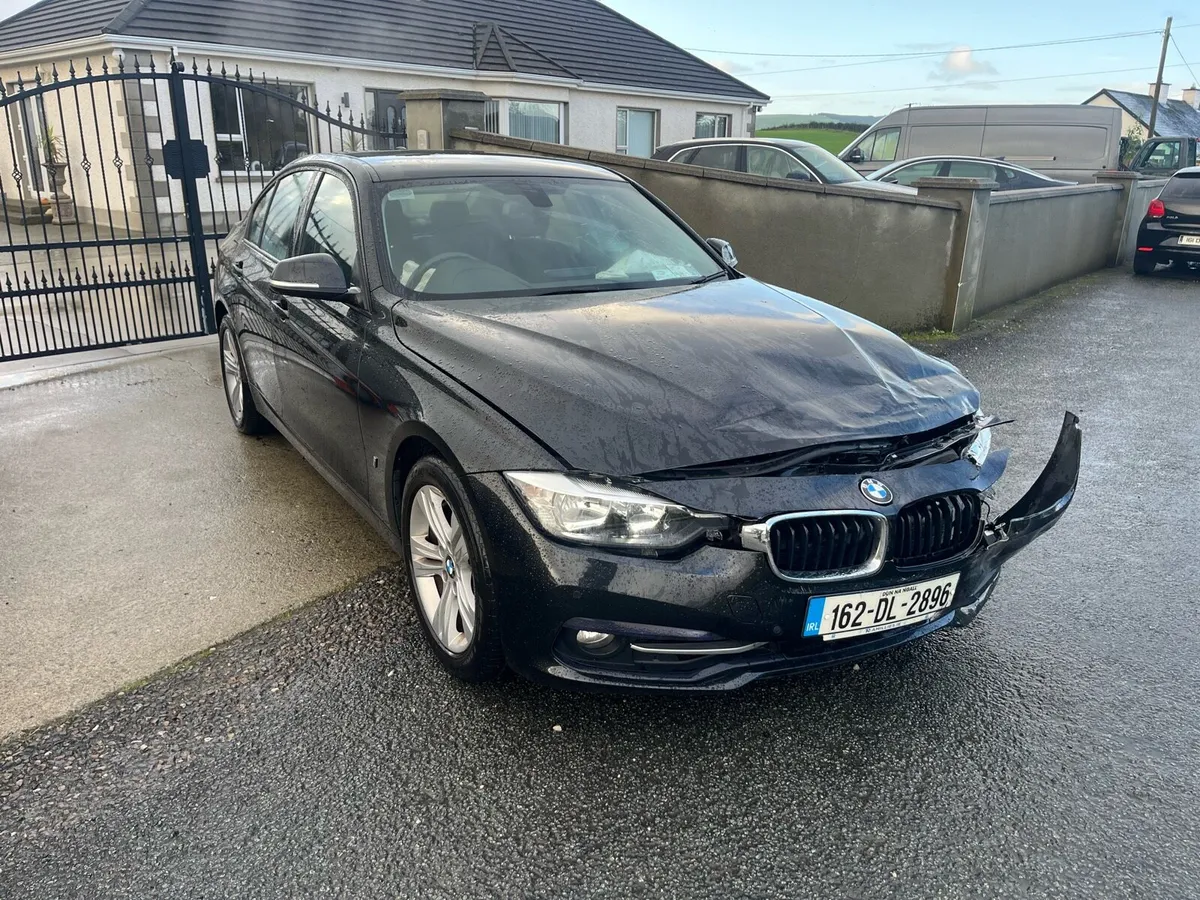 BMW 330 e - Image 2