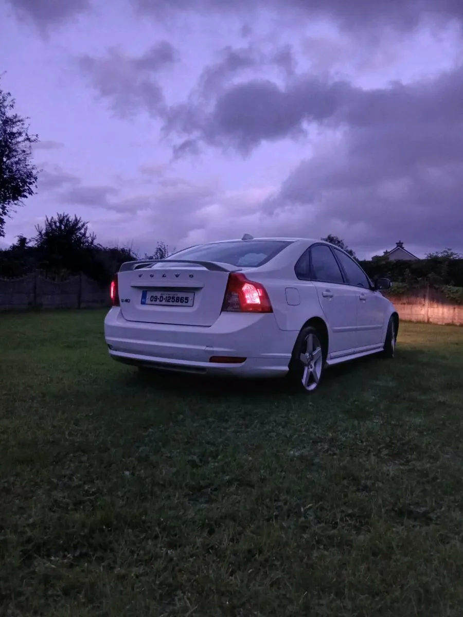 Volvo s40 r design - Image 1