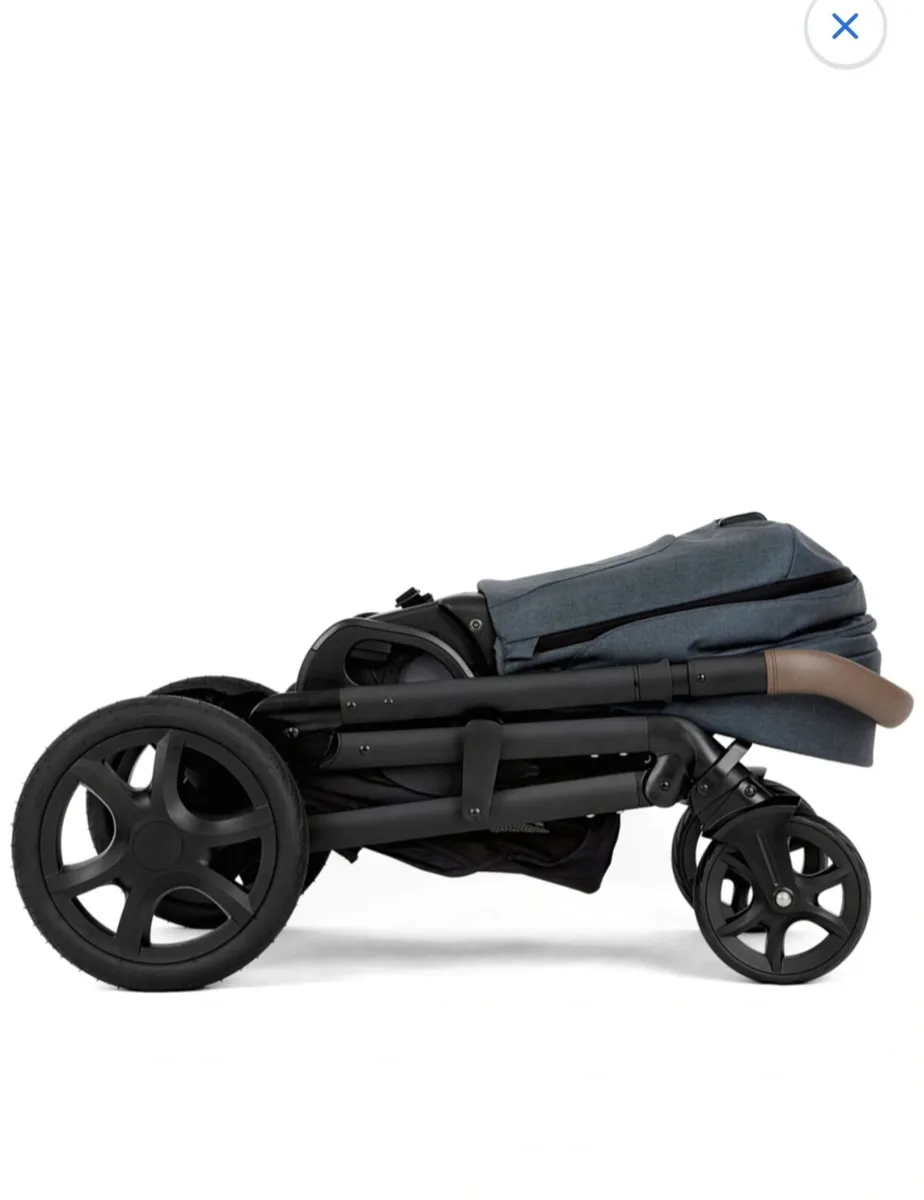 Joie Chrome Travel system & Car seat - Image 4