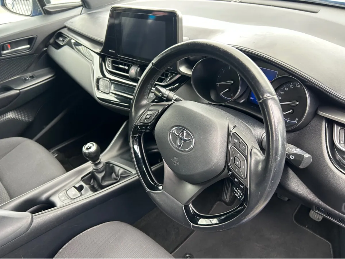 Toyota C-HR 1.2T LUNA 4DR - Image 2