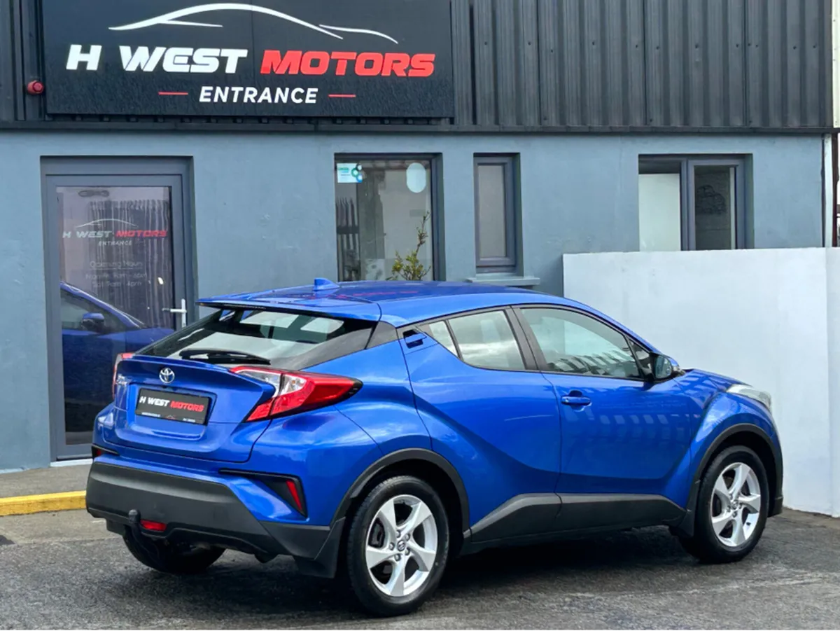 Toyota C-HR 1.2T LUNA 4DR - Image 3