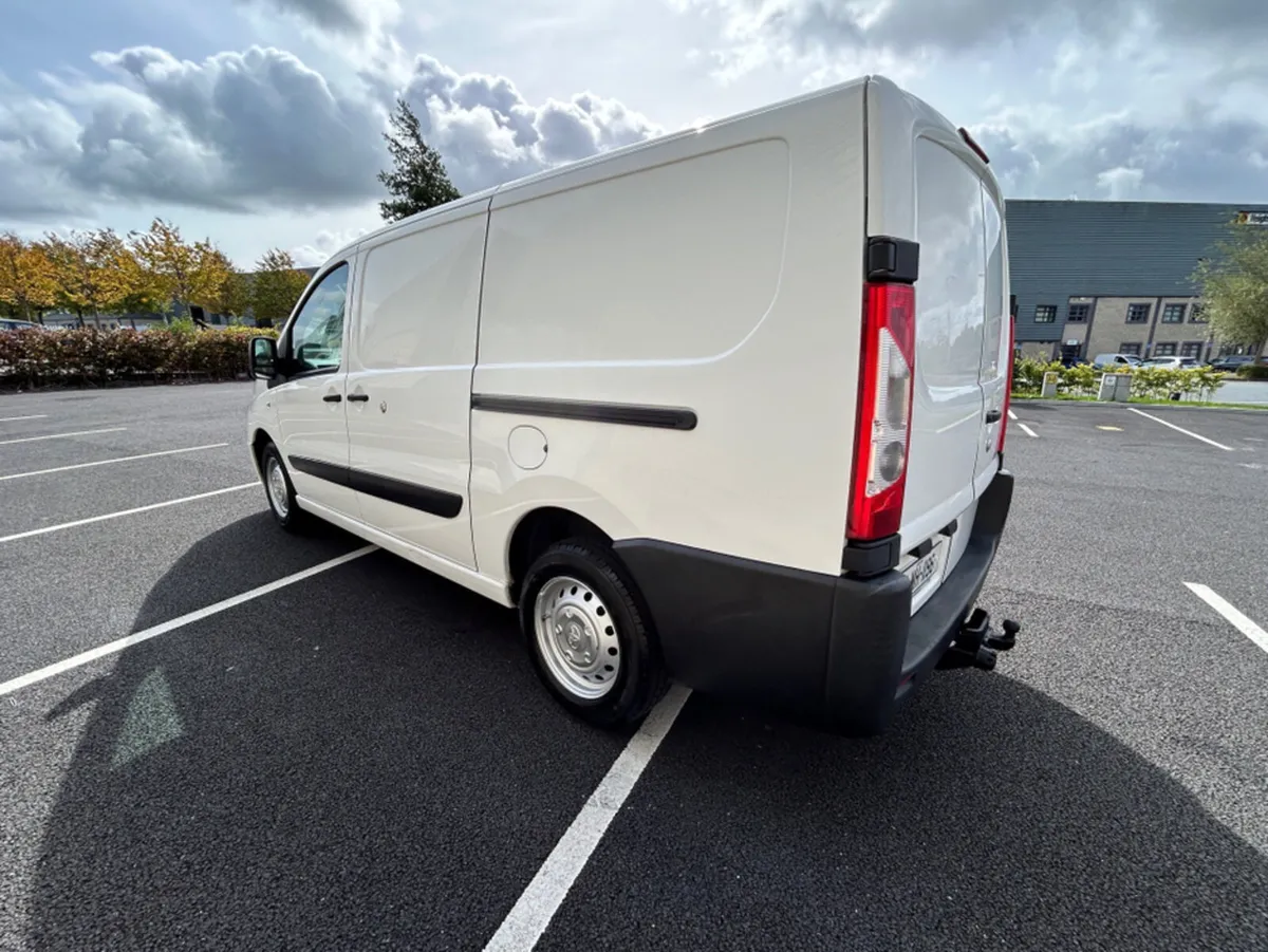 Toyota Proace 2.0 D LWB GX 6DR ** TWIN SLIDING DOO - Image 4