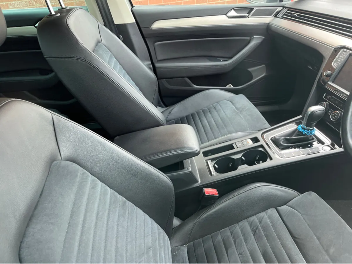 Volkswagen Passat HIGHLINE BE 2.0 TDI D6F 150HP 4D - Image 4
