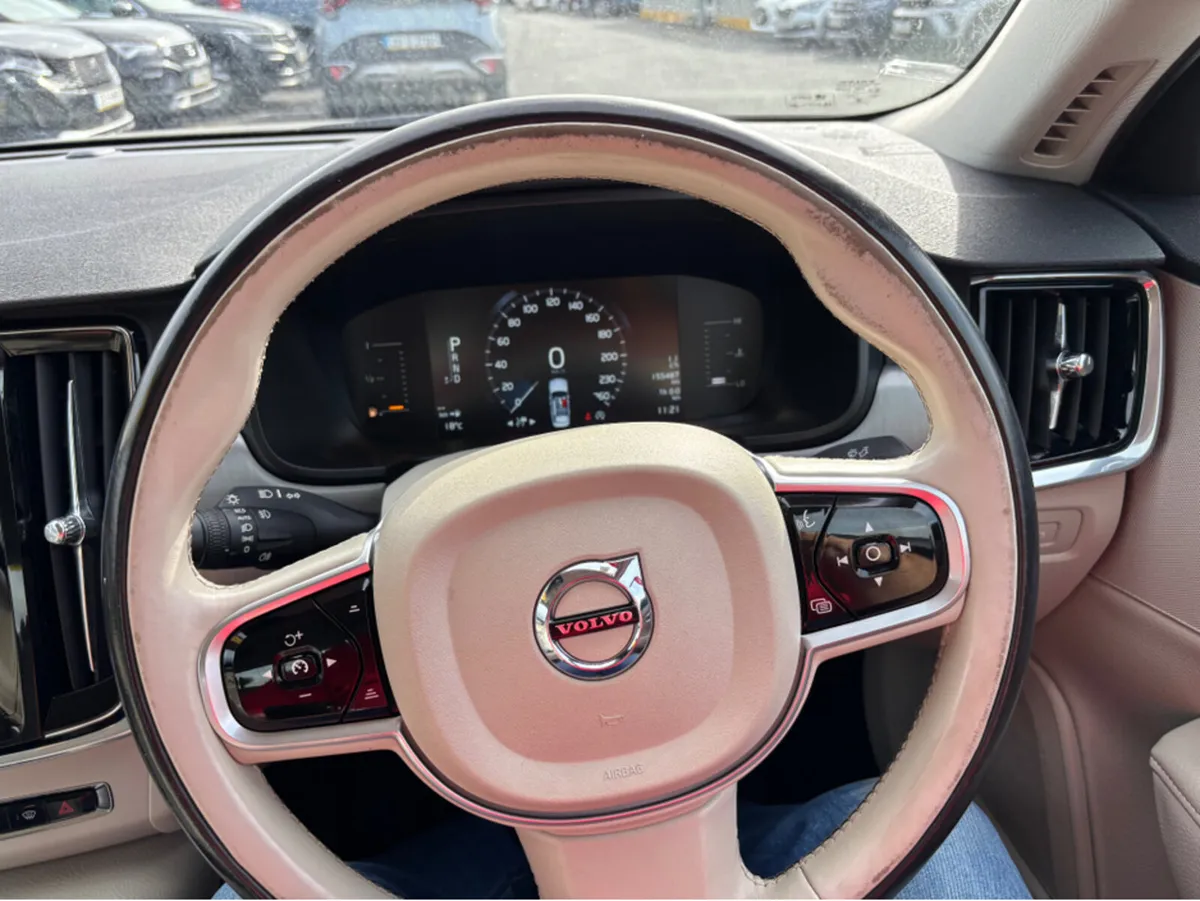 Volvo S90 D4 MOMENTUM GT 4DR AUTO - Image 2