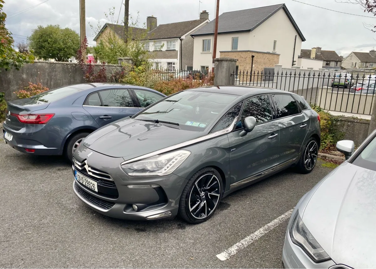 Ds5, HYbrid4 Citroen, diesel ! - Image 1