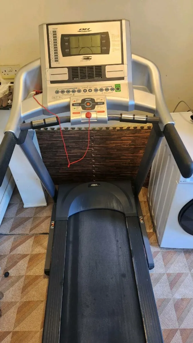 Foldable Treadmill - Image 1