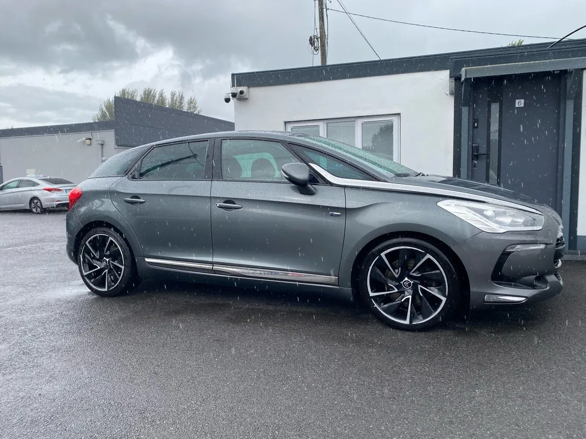 Ds5, HYbrid4 Citroen, diesel ! - Image 2