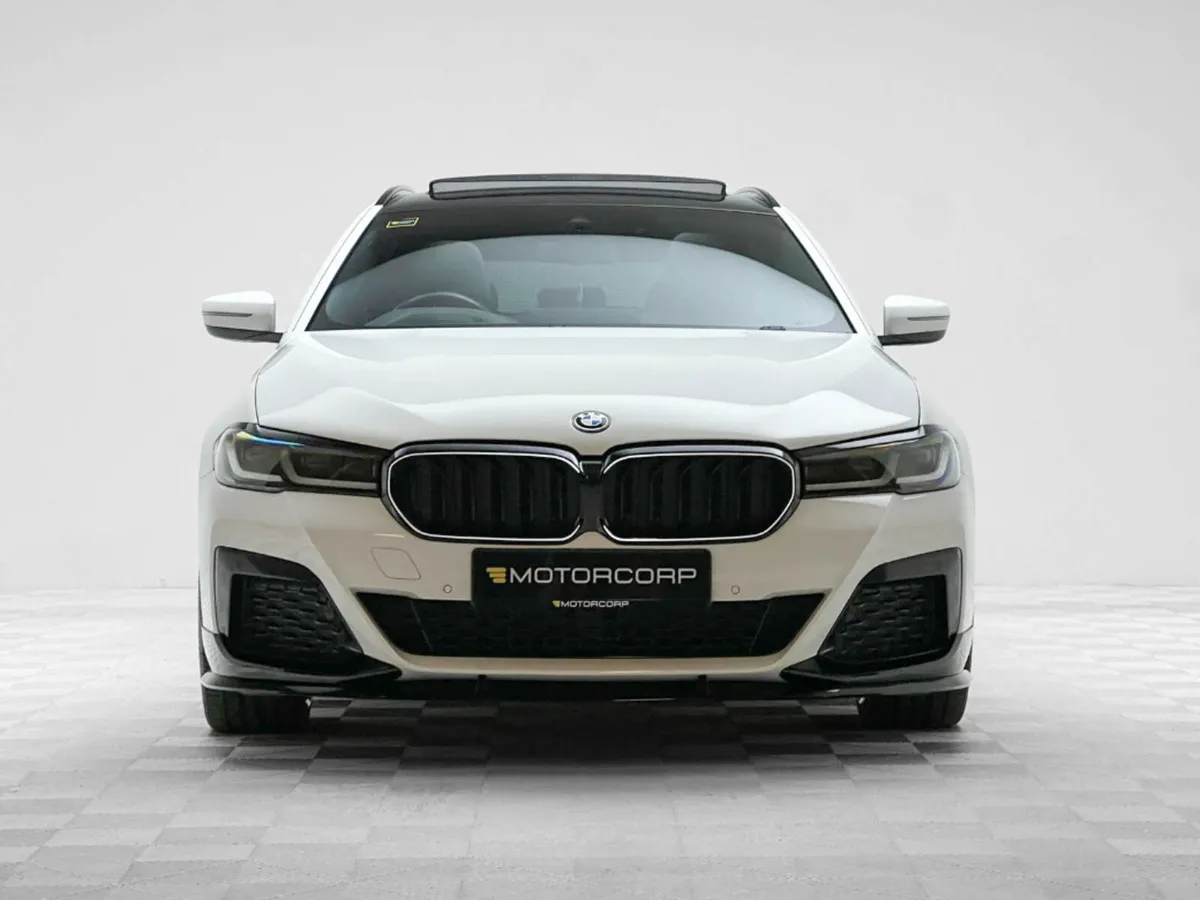 BMW 5-Series 530E TOURING M SPORT PRO *HUGE SPEC* - Image 2
