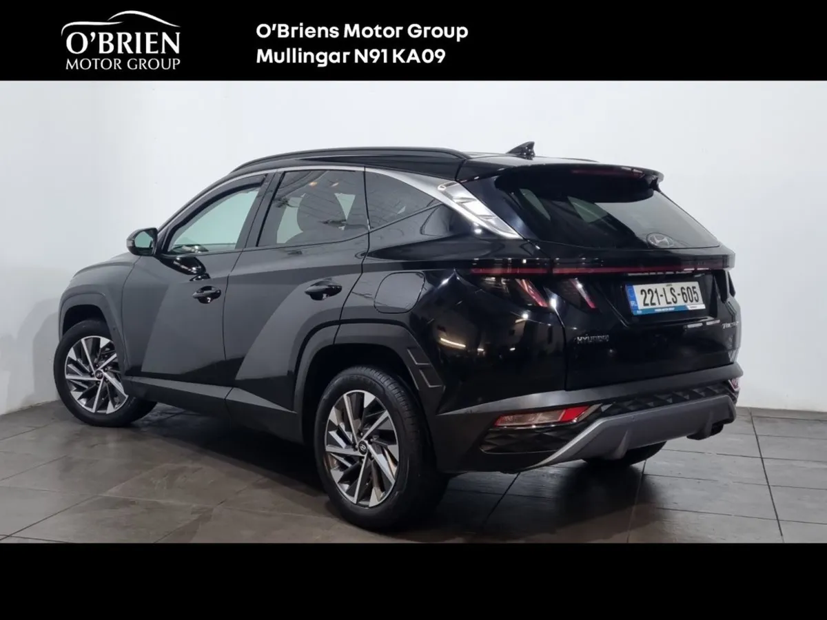 Hyundai Tucson 2WD Executive Plus - Image 3