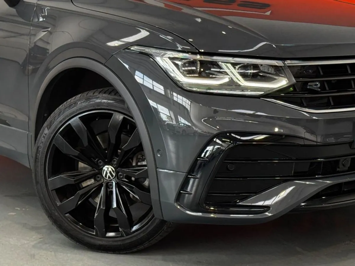 Volkswagen Tiguan Black Edition TSI DSG  74 - Image 2