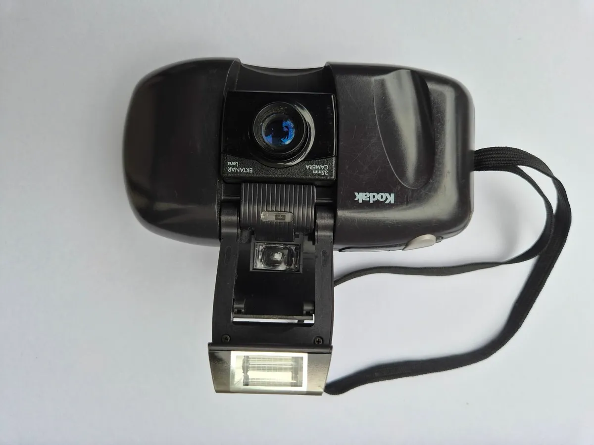 vintage camera - Image 2