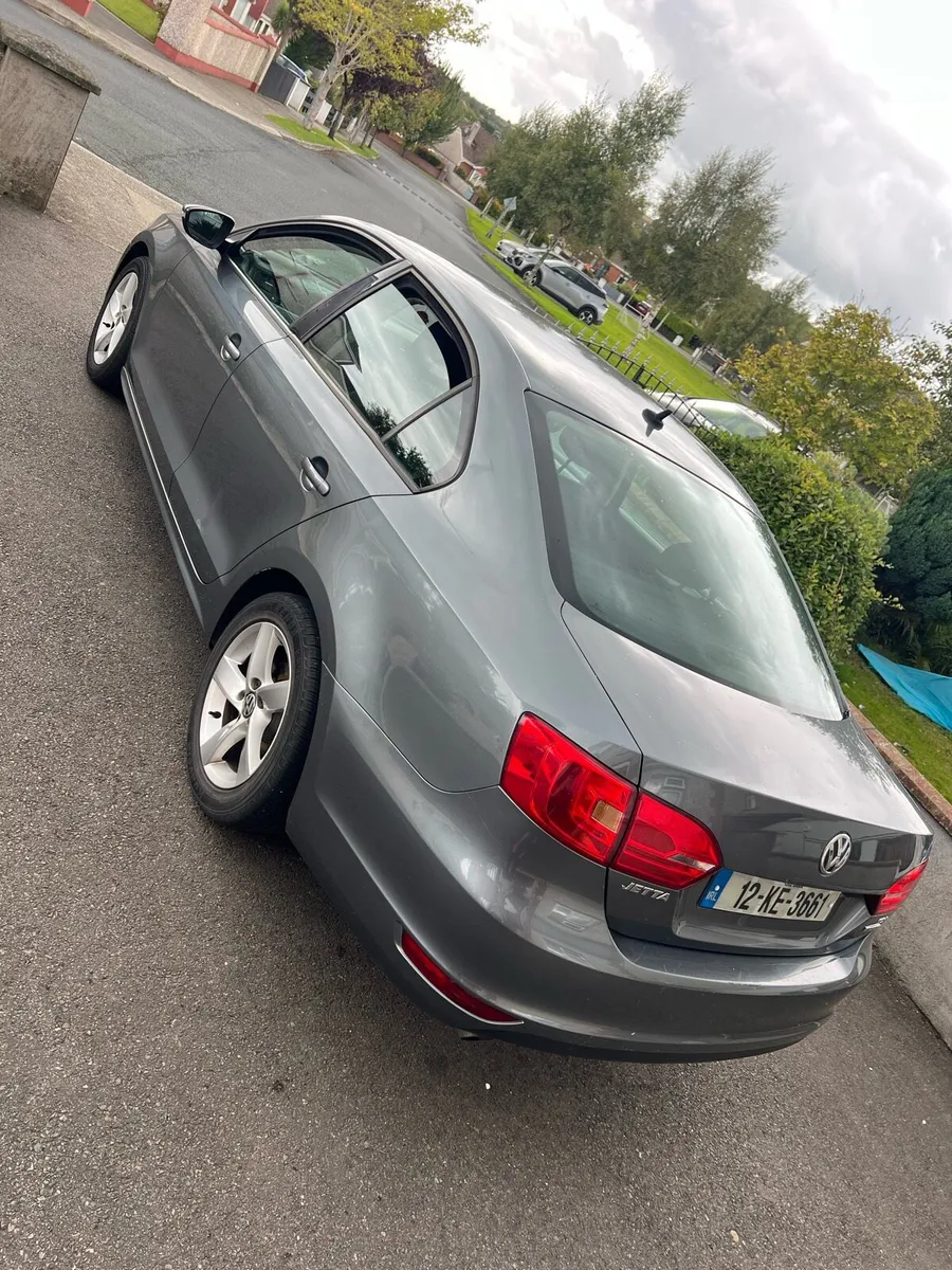 Volkswagen Jetta Automatic - Image 2