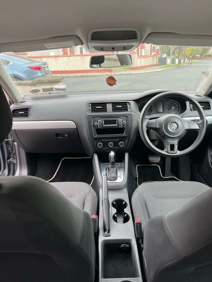Volkswagen Jetta Automatic - Image 4