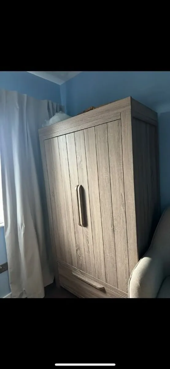 wardrobe - Image 3