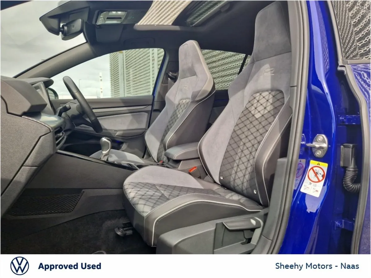 Volkswagen Golf R-line 1.5tsi  Rear Camera  Sun R - Image 4