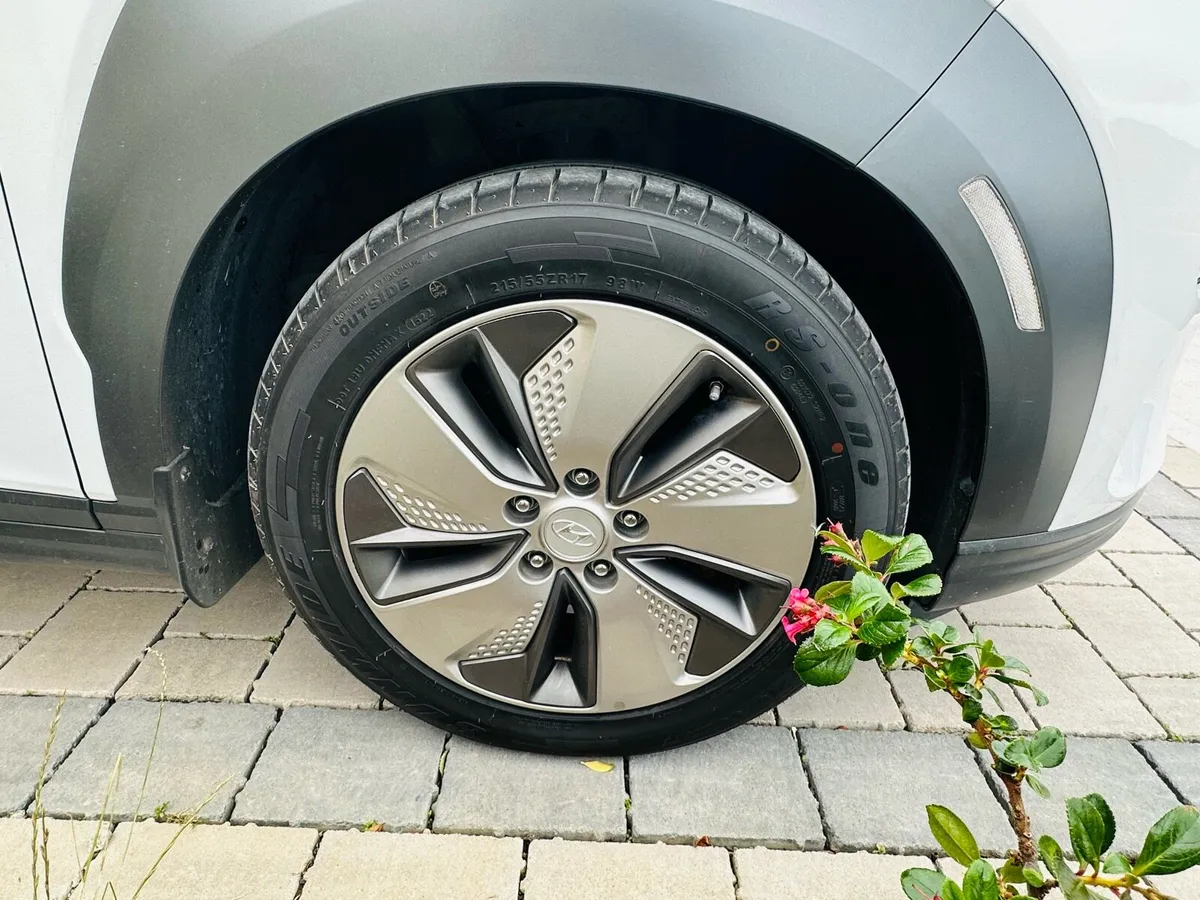 Kona 64 KW with Brand New EV Battery - Image 4