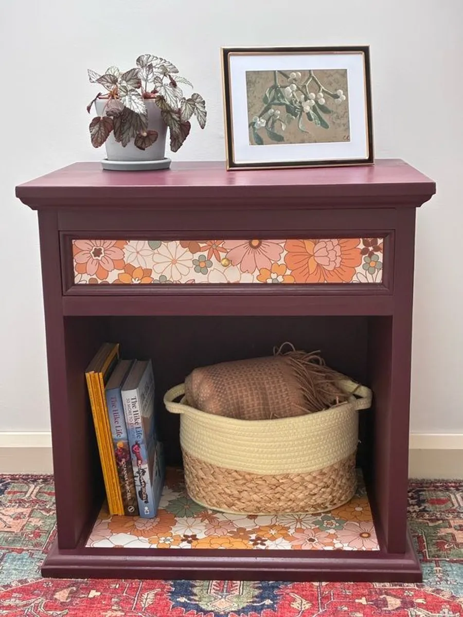 Lamp table with storage - Image 1