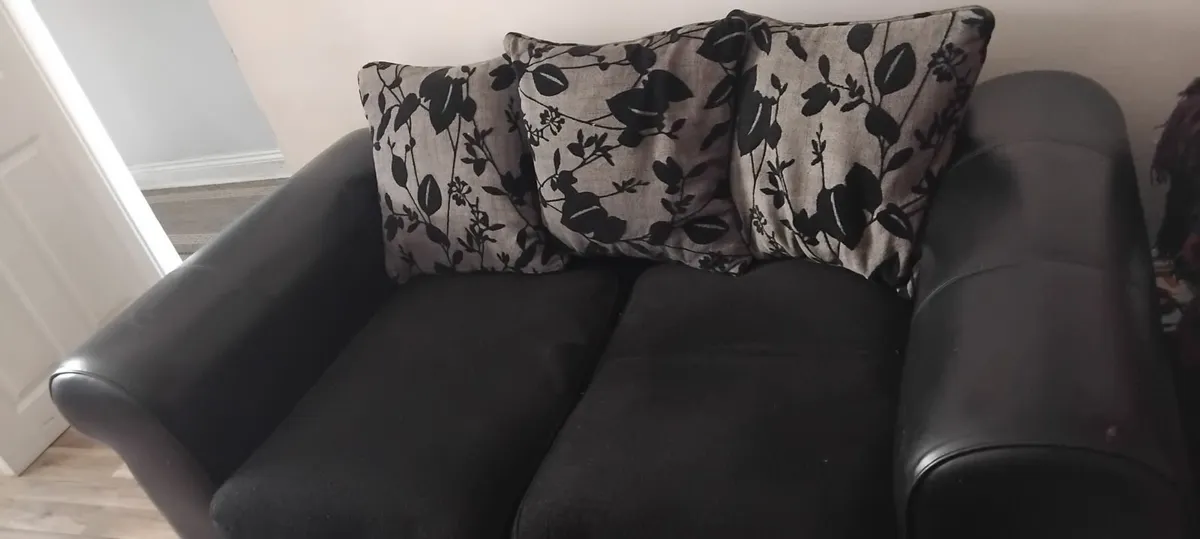3 seat sofa - Image 1